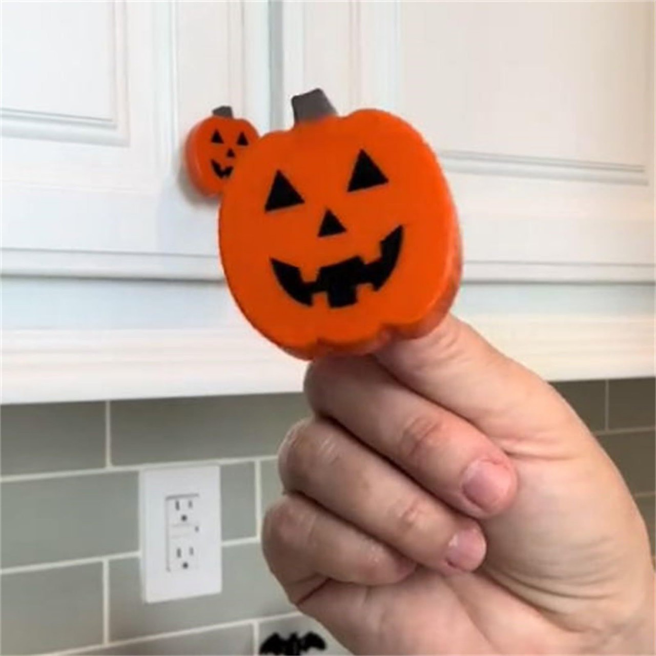 Halloween pumpkin knob cover,  - огляд і ціна Furniture Hardware Suppliers